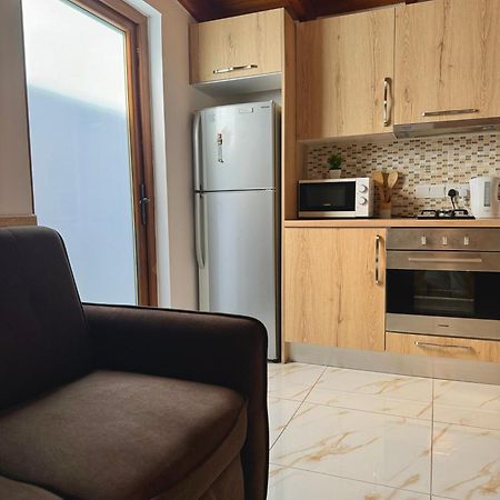 Dub House 3 Apartment Paphos Bagian luar foto